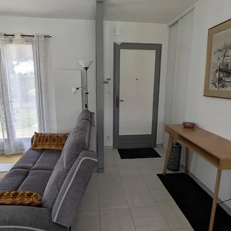 Maison Avec Piscine Quartier Pinède De Conteau Hébergement de vacances