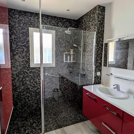 Maison Avec Piscine Quartier Pinede De Conteau 度假居 *