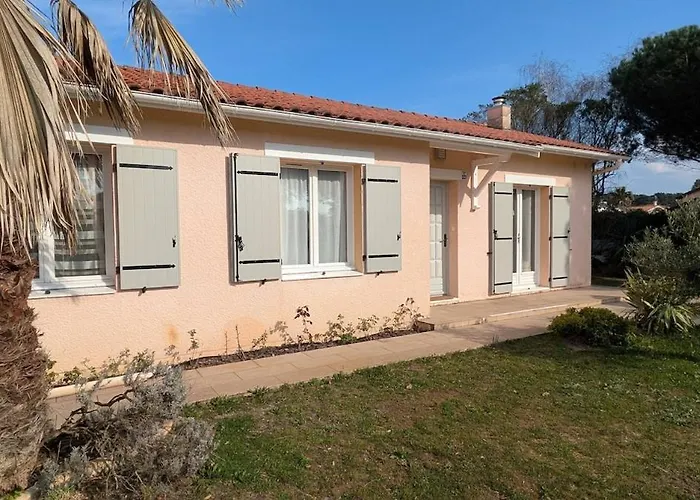Maison Avec Piscine Quartier Pinede De Conteau Ferienhaus
