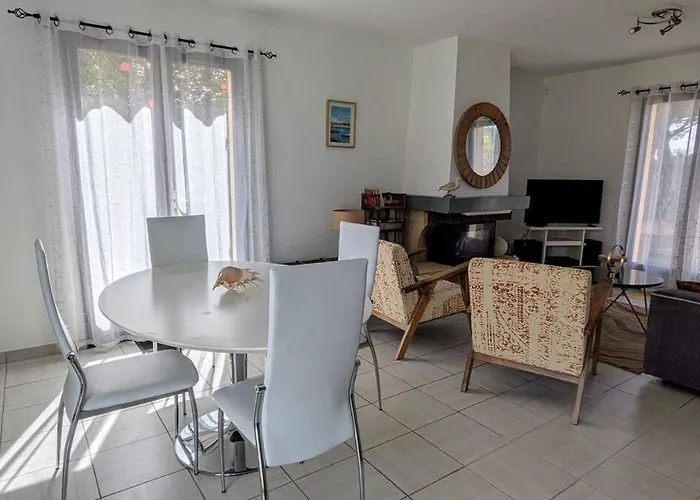 Ferienhaus Maison Avec Piscine Quartier Pinede De Conteau