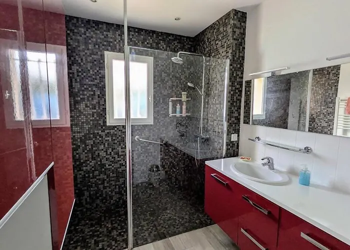 Maison Avec Piscine Quartier Pinede De Conteau Ferienhaus *